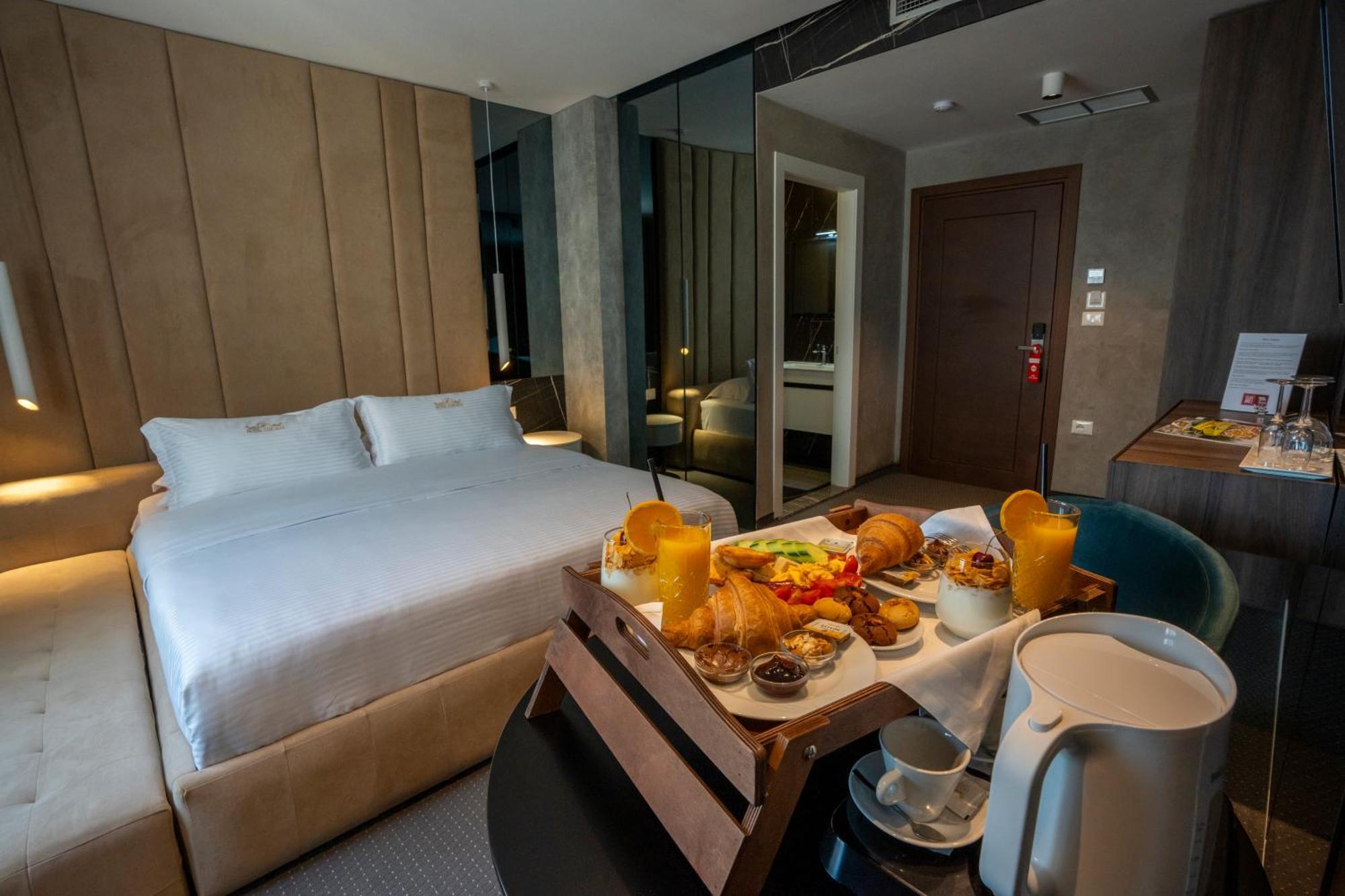 Hotel Chicago Шкодер Экстерьер фото