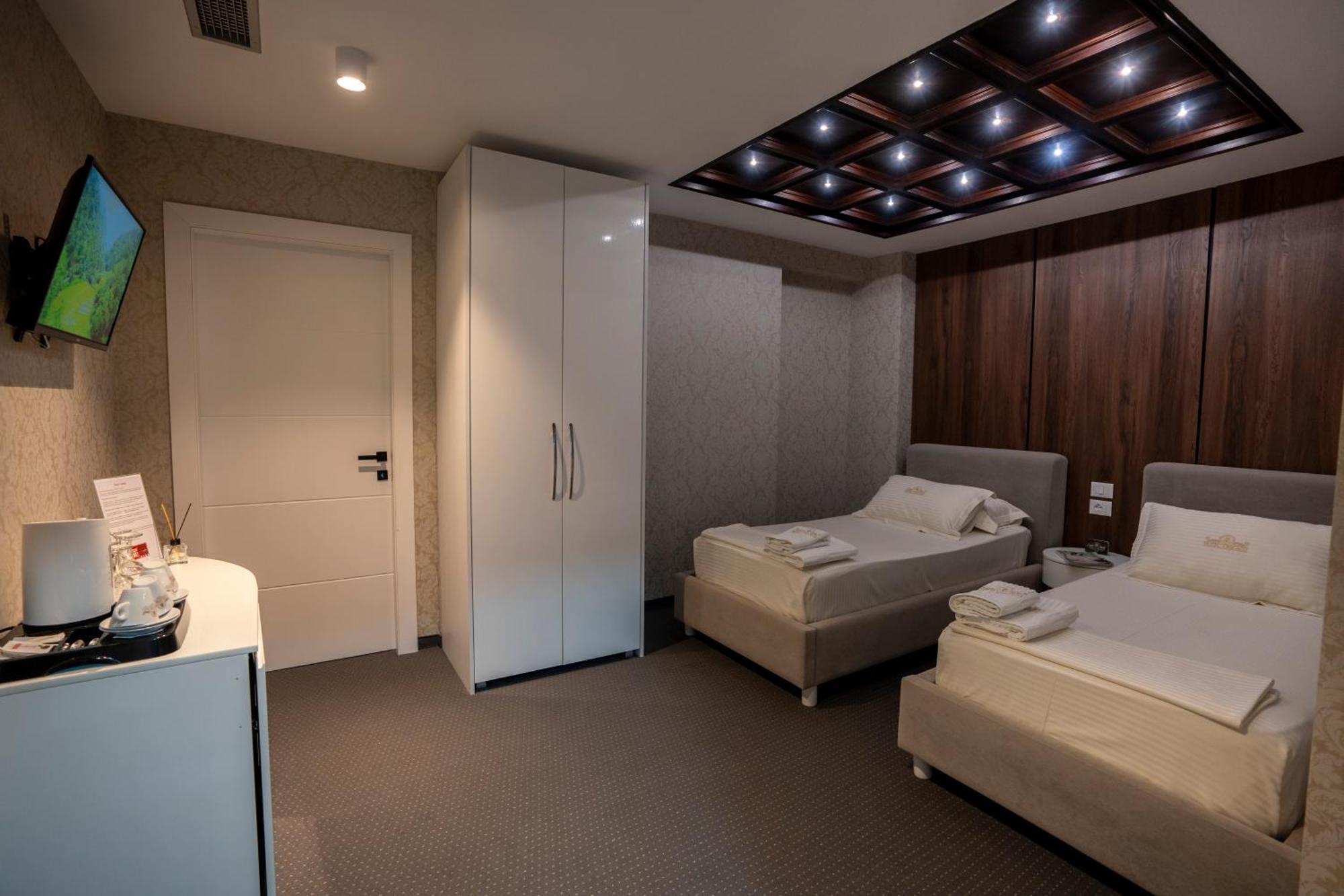 Hotel Chicago Шкодер Экстерьер фото