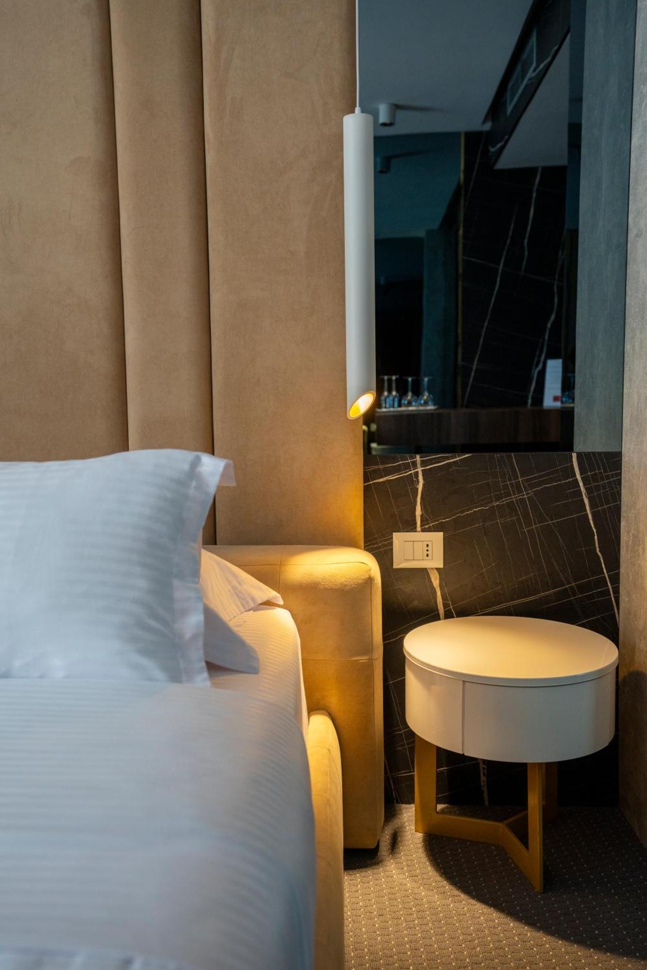 Hotel Chicago Шкодер Экстерьер фото